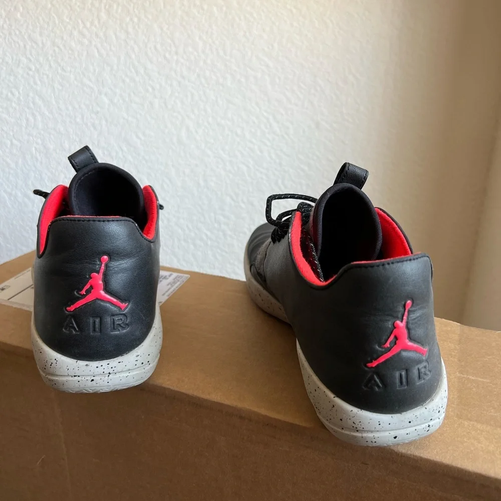 Jordan Eclipse sneaker size 9.5 in Good Condition - Picture 8 of 9